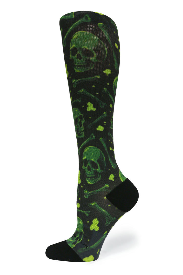 Medias de compresión de venta libre 360 ​​Dark Skulls (estándar y extra anchas) 
