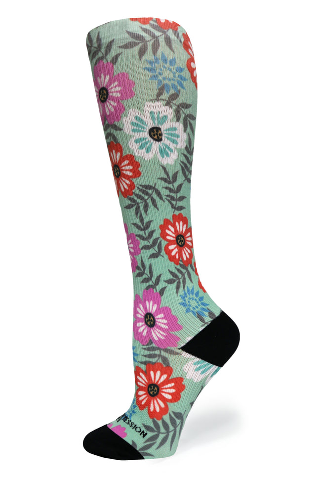 Medias de compresión de venta libre con detalles florales 360 (estándar y extra anchas) 