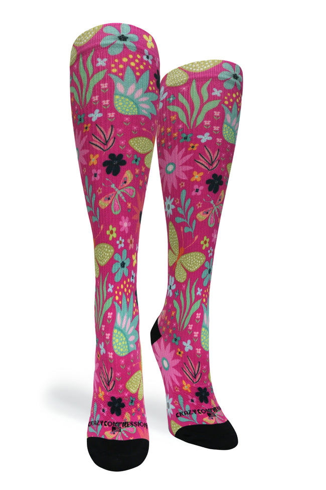 Medias de compresión de venta libre con estampado floral 360 Magenta (estándar y extra anchas) 