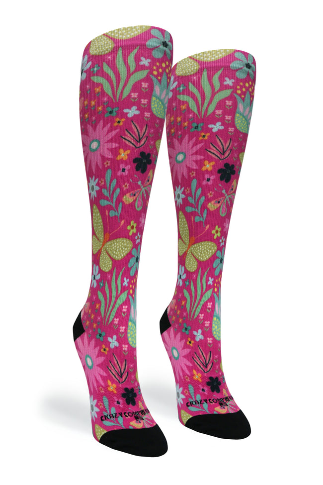 Medias de compresión de venta libre con estampado floral 360 Magenta (estándar y extra anchas) 