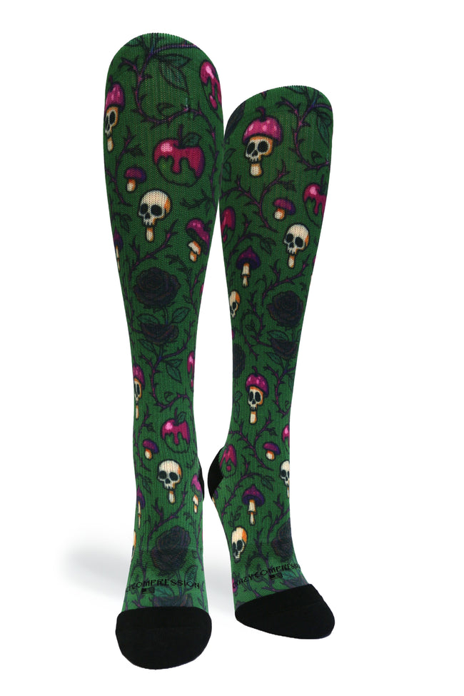 Medias de compresión de venta libre 360 ​​Dark Skulls (estándar y extra anchas) 