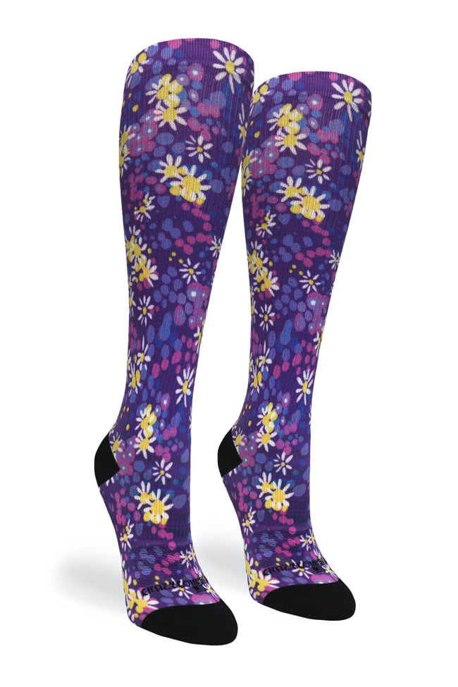 Medias de compresión de venta libre 360 ​​Purple Petals (estándar y extra anchas) 