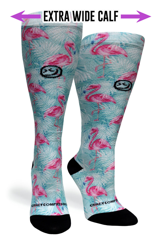 Medias de compresión de venta libre con diseño de flamencos tropicales 360 (estándar y extra anchas) 